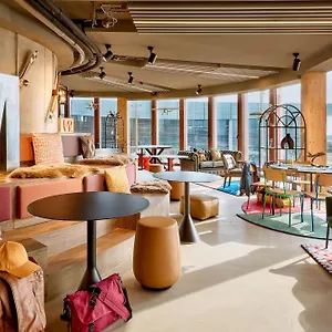 Hotel Moxy Luxembourg Airport, Niederanven